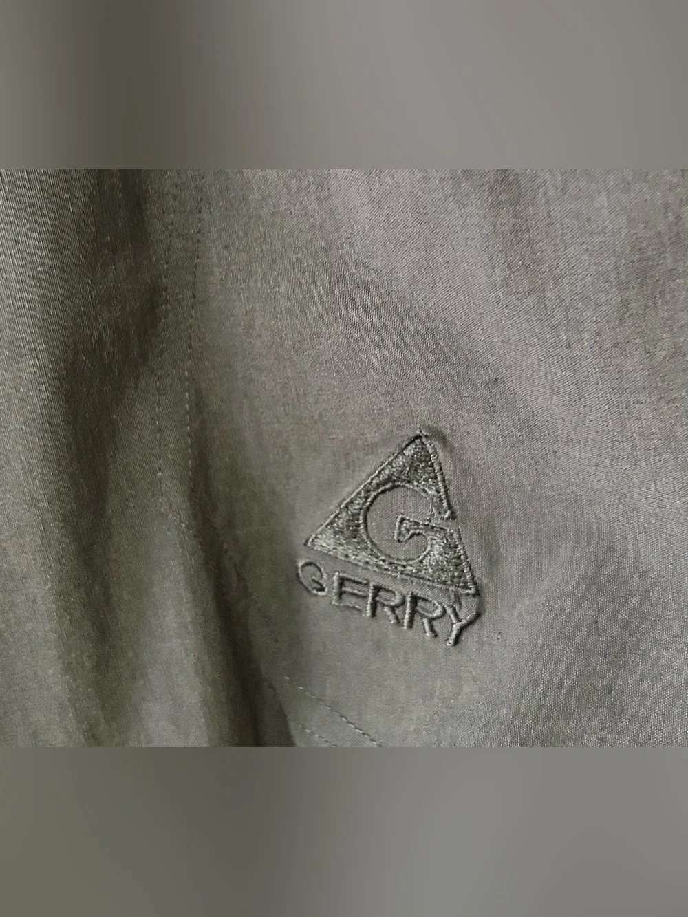 Men’s Gray Gerry Cargo shorts Size 36